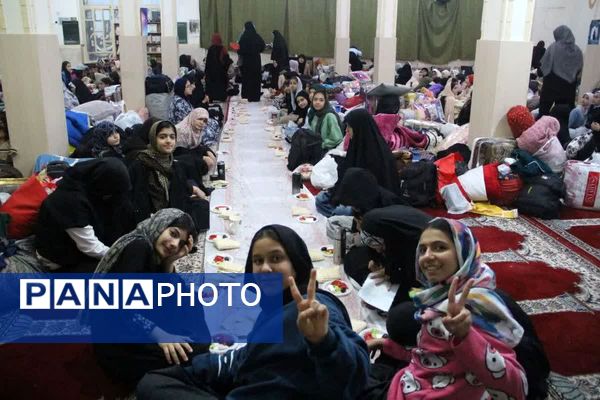 بازدید مسئولان آموزش‌ و پرورش از اعتکاف دختران در مسجد الزهرا(س) قیامدشت