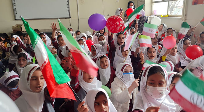 جشن پیروزی و امید، دهه فجر در دبستان شهدای سراب غضنفر نوراباد لرستان