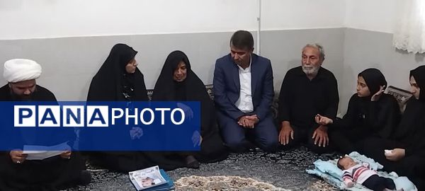 حضور معاون رئیس جمهوری در منازل جان باختگان معدن طبس در بخش انابد