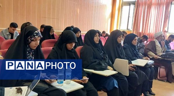 نشست علمی تحلیلی سالگرد عملیات طوفان الاقصی در دانشگاه آزاد کرج
