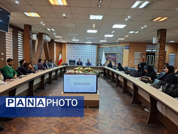 آموزش و تبیین اصول مهارت در ارتقای خودکارآمدی و تاب‌آوری دانش‌آموزان ناحیه دو