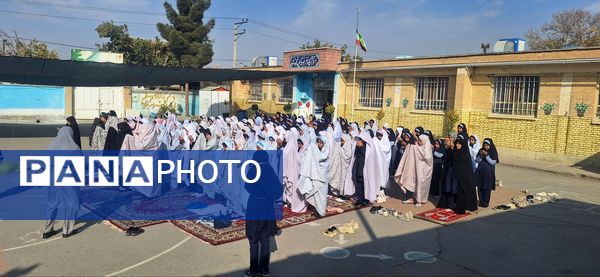 اقامه نماز باران  در دبستان ناهید نخودی 