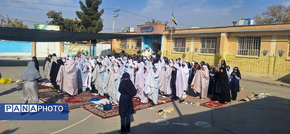 اقامه نماز باران  در دبستان ناهید نخودی 