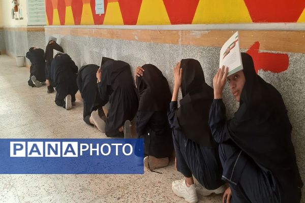 مانور دانش‌آموزی پدافند غیر عامل در شهرستان میناب