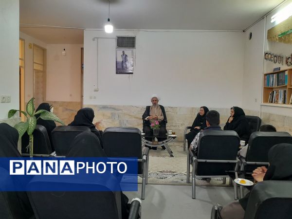 دیدار صمیمانه امامجمعه مروست با خبرنگاران پانا