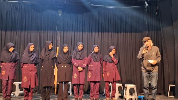 چهل و سومین جشنواره فرهنگی هنری دانش اموزان ناحیه یک یزد