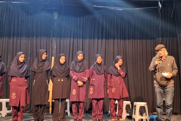 چهل و سومین جشنواره فرهنگی هنری دانش اموزان ناحیه یک یزد