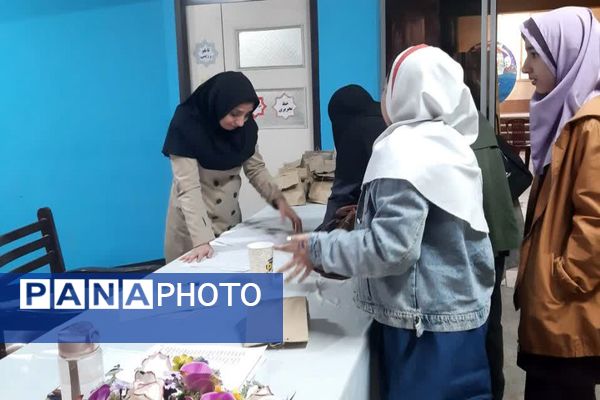 مراسم تجلیل از برگزیدگان جشنواره های فرهنگی هنری کانون‌ فرهنگی وتربیتی حضرت زینب (س) ناحیه۳ شیراز 