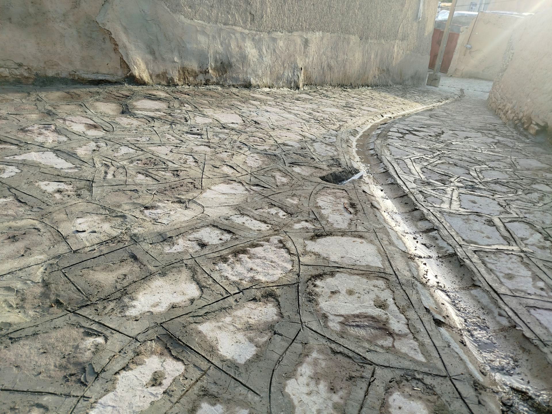 اجرای پروژه سنگ فرش روستای گزکوه 