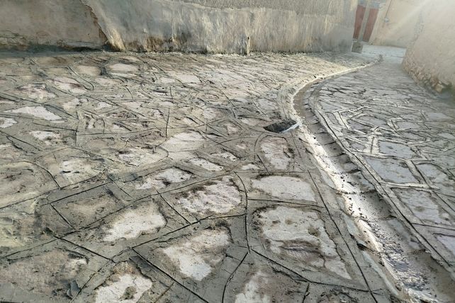 اجرای پروژه سنگ فرش روستای گزکوه 
