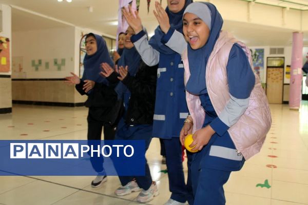 صبحگاه شاد مدارس دخترانه استان اصفهان در قالب طرح «نوجوان شاد ایرانی (نشا)»