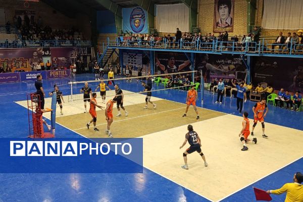 جدال حساس هفته دوم لیگ برتر با برتری قاطع میهمان پایان یافت