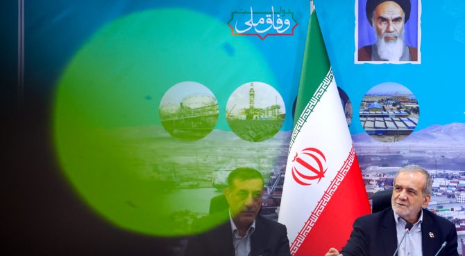 رئیس‌جمهور: هیچ توجیهی در برابر نارضایتی مردم پذیرفتنی نیست/ باید با تمام توان تلاش کنیم