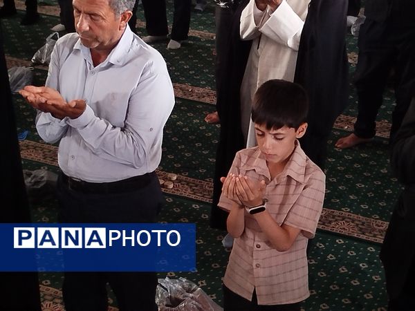نماز جمعه کاشمر با حضور پرشور مردم برگزار شد