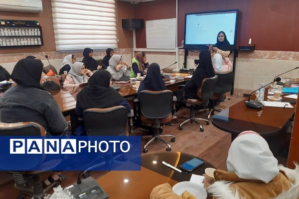 جلسه آموزش خبرنگاری در شهرستان رباط‌کریم