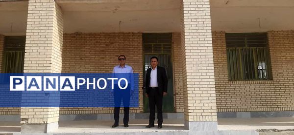 نشست مدیر آموزش و پرورش ناحیه یک بندرعباس با بخشدار و دهیاران بخش شمیل