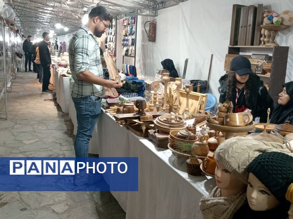 نمایشگاه صنایع دستی در محله طلاب مشهد