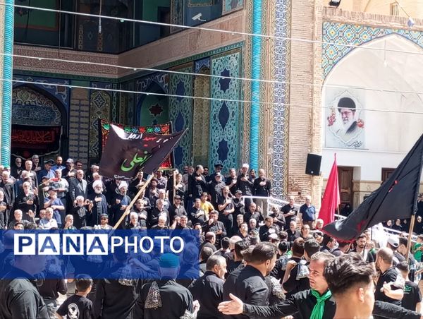 اقامه عزا و نوحه خوانی در صحن آستان مقدس حضرت سلطانعلی(ع) 