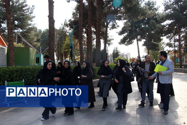 بازدید اصحاب رسانه از پروژه‌های شهرداری یزد در قالب «اتوبوس خبر»