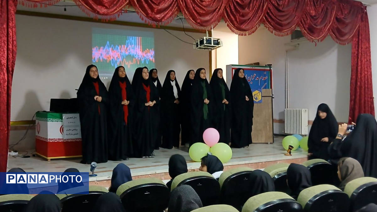 اختتامیه نمایشگاه مدرسه انقلاب اتحادیه انجمنهای اسلامی شهرستان دلفان