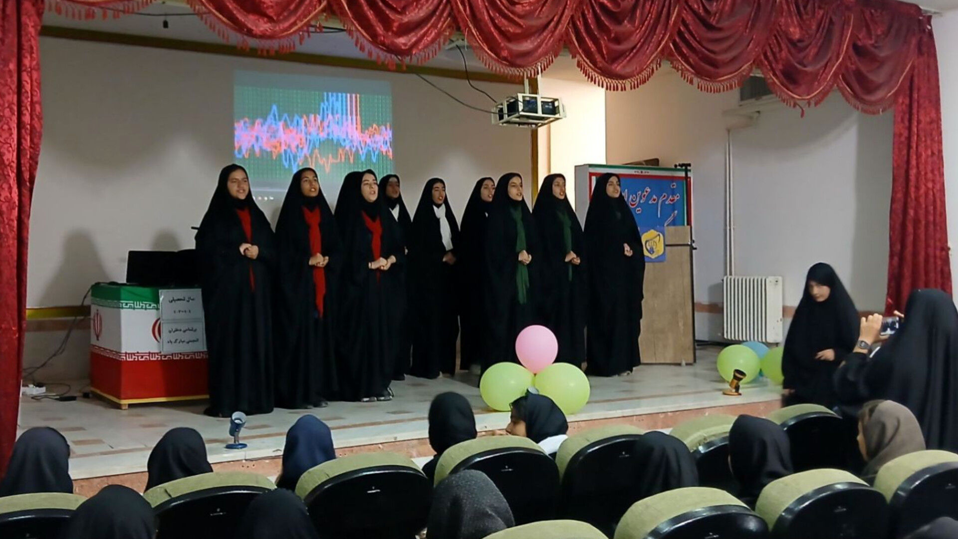 اختتامیه نمایشگاه مدرسه انقلاب اتحادیه انجمن‌های اسلامی شهرستان دلفان 