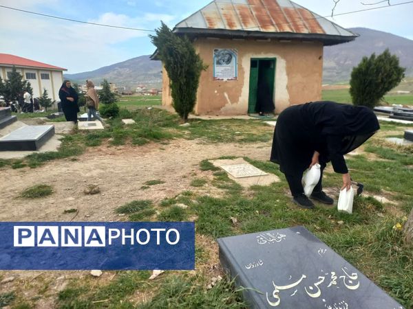 سنت حضور در آرامگاه اموات در روز عید فطر در کیاسر 
