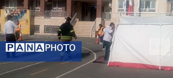 مانور آمادگی برای مقابله با بحران در آموزشگاه دخترانه راز