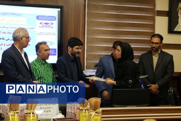 تجلیل از دانش‌آموز خبرنگاران پانا ناحیه یک شهرری به مناسبت روز خبرنگار