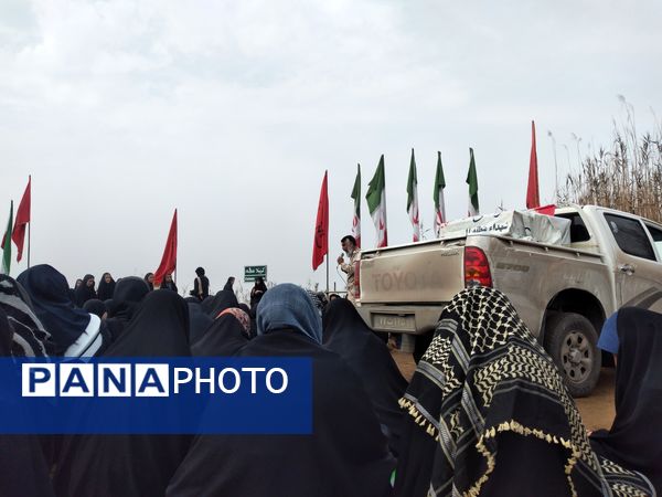 سفری در دل هشت‌ سال دفاع‌ مقدس