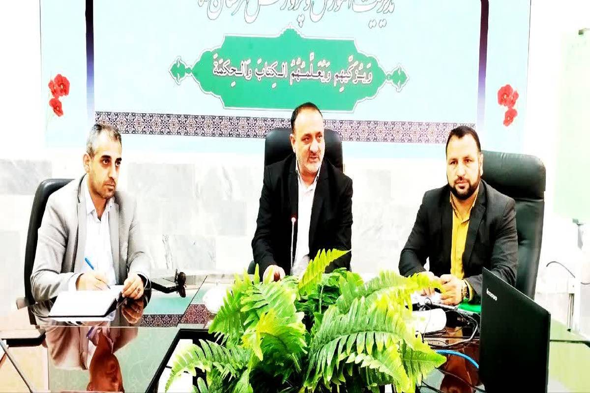 مدل لباسهای فرم باید متناسب با شئونات اسلامی باشد