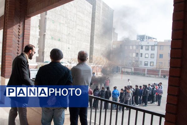 جلسه آموزشی ایمنی و اطفا حریق در مدرسه فرزندان میهن اسلامشهر