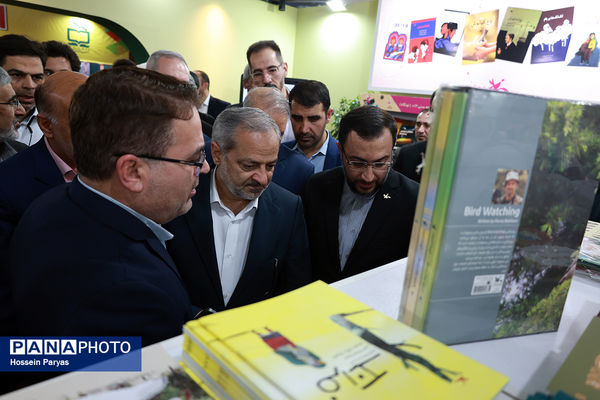 بازدید وزیر آموزش و پرورش از سی‌وششمین نمایشگاه بین‌المللی کتاب تهران 