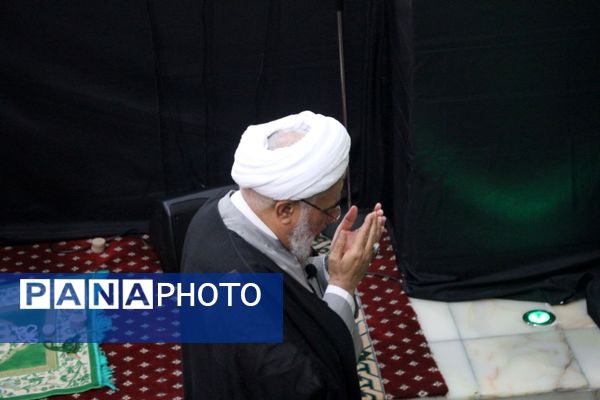 فروغ ایمان و همدلی در نماز جمعه بندرعباس