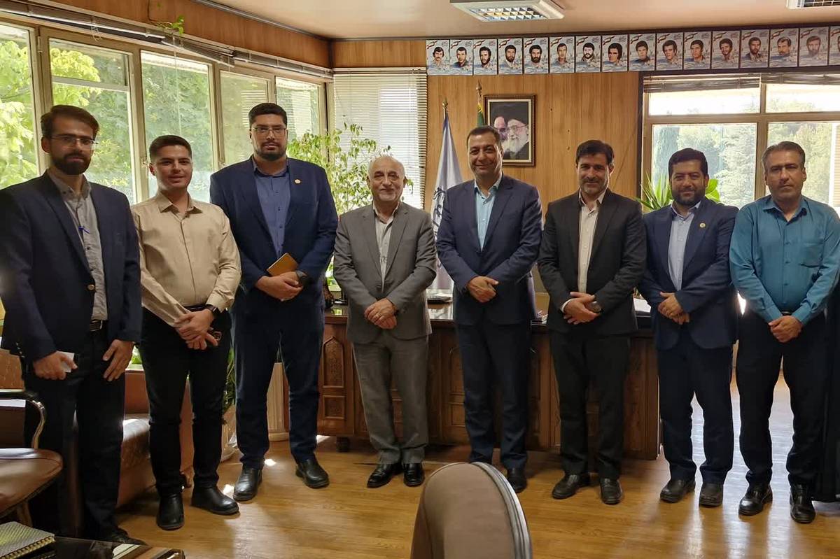 نشست همفکری سازمان دانش آموزی استان اصفهان با حضور مدیرکل برگزار شد