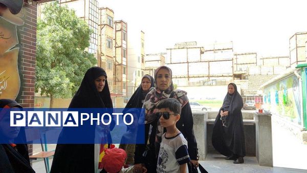 چهاردهمین دوره انتخابات ریاست‌جمهوری در دبستان مهندس رحمانی‌فرد مشهد 