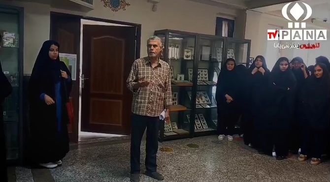 بازدید علمی دانش‌آموزان دبیرستان حانیه و مهدیه روستای صرم قم از خانه علوم و فنون