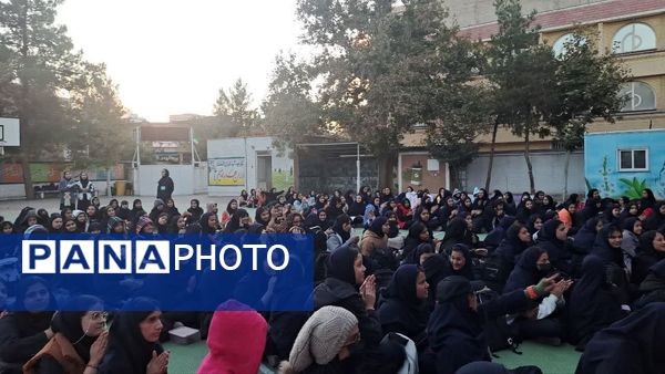 برگزاری مراسم ۱۳ ابان در دبیرستان مستوفی ۲