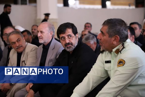 ادای احترام مسئولان قم به شهدا در هفته دولت