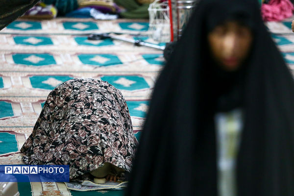 اعتکاف دانش‌آموزی در مسجد قائمیه