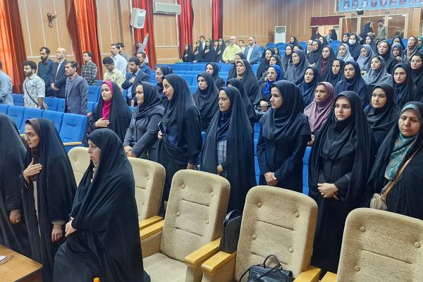 آیین تقدیر از مشاوران و رابطین مشاورین در قرچک