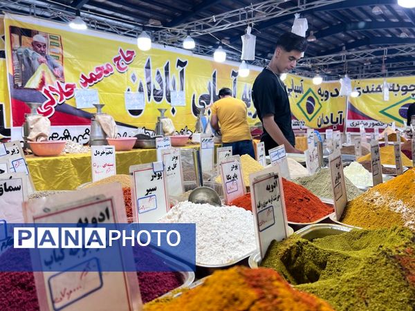 سوغاتی‌سرای شهرکرد در نمایشگاه بین المللی برپا شد
