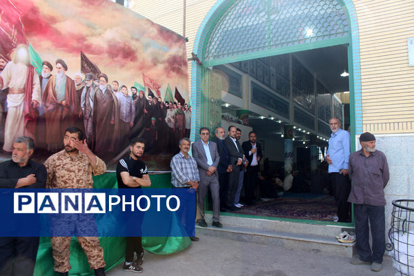 جلوه‌هایی از همدلی گروه‌های مردمی در برپایی یادواره شهدای روستای فردو