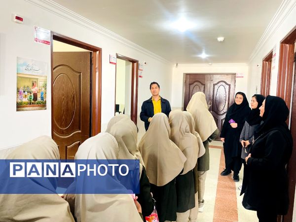  مراسم گرامیداشت هفته پدافند غیر عامل در آموزشگاه آیت الله غفاری 