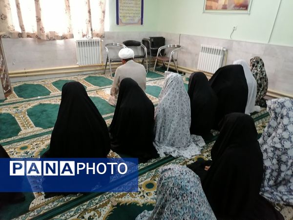 نمازجماعت دردبیرستان حاج مهدی روحانی ارغا
