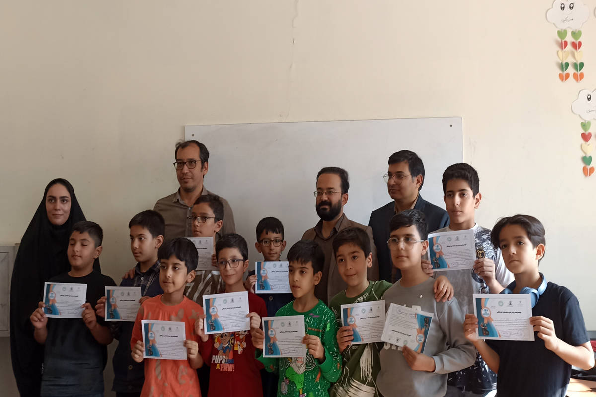 دوربین،قلم و هیجان!پسران ناحیه هفت خبرنگار شدند