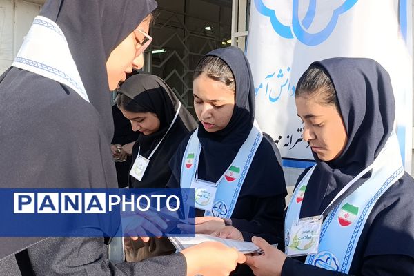 مراسم افتتاحیه سفیران سلامت در دبیرستان مهر نیشابور 