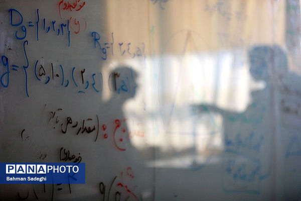 بازدید اصحاب رسانه از مدارس استعدادهای درخشان شهر تهران
