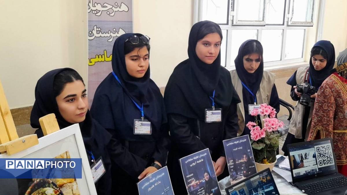 نمایشگاه کارآفرینی در هنرستان مولا متقیان