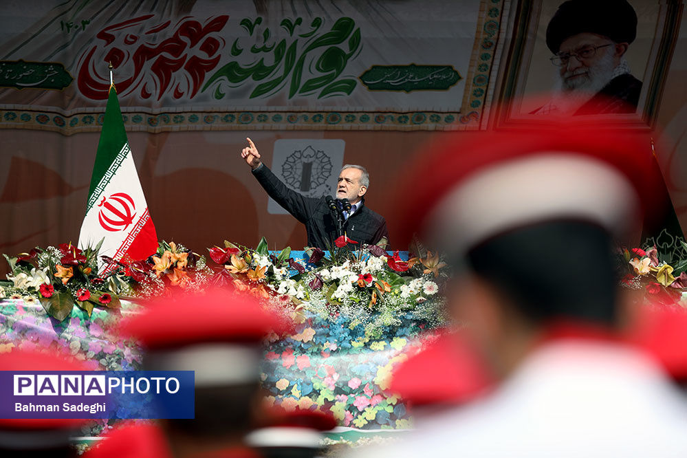 سخنرانی رئیس جمهوری در راهپیمایی ۲۲ بهمن ۱۴۰۳
