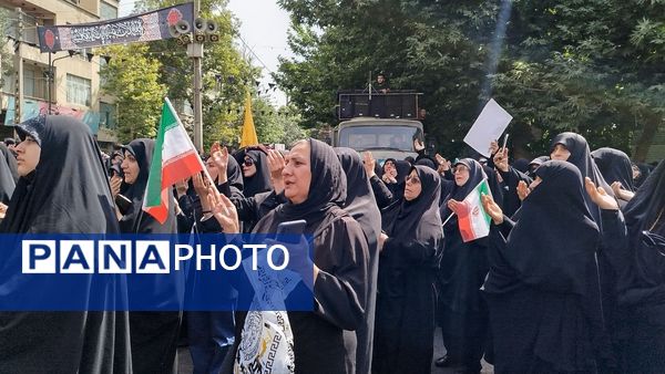 حضور باشکوه مردم کرج در مراسم تشییع جمعی از شهدا حمله رژیم صهیونیستی